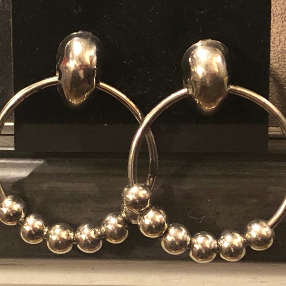 3/$32 VTG 80s Polished Silver Metal Beaded Door Knocker Hoops Pierced Earrings - Picture 1 of 11